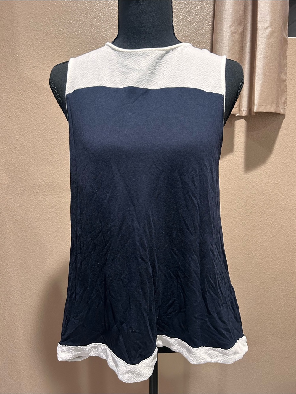 Lightly worn Black & White Sleeveless Top small